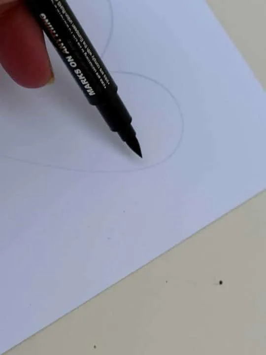 drawing around heart shape