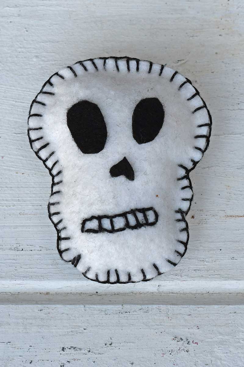 Felt skull for Scandinavian Halloween decoration