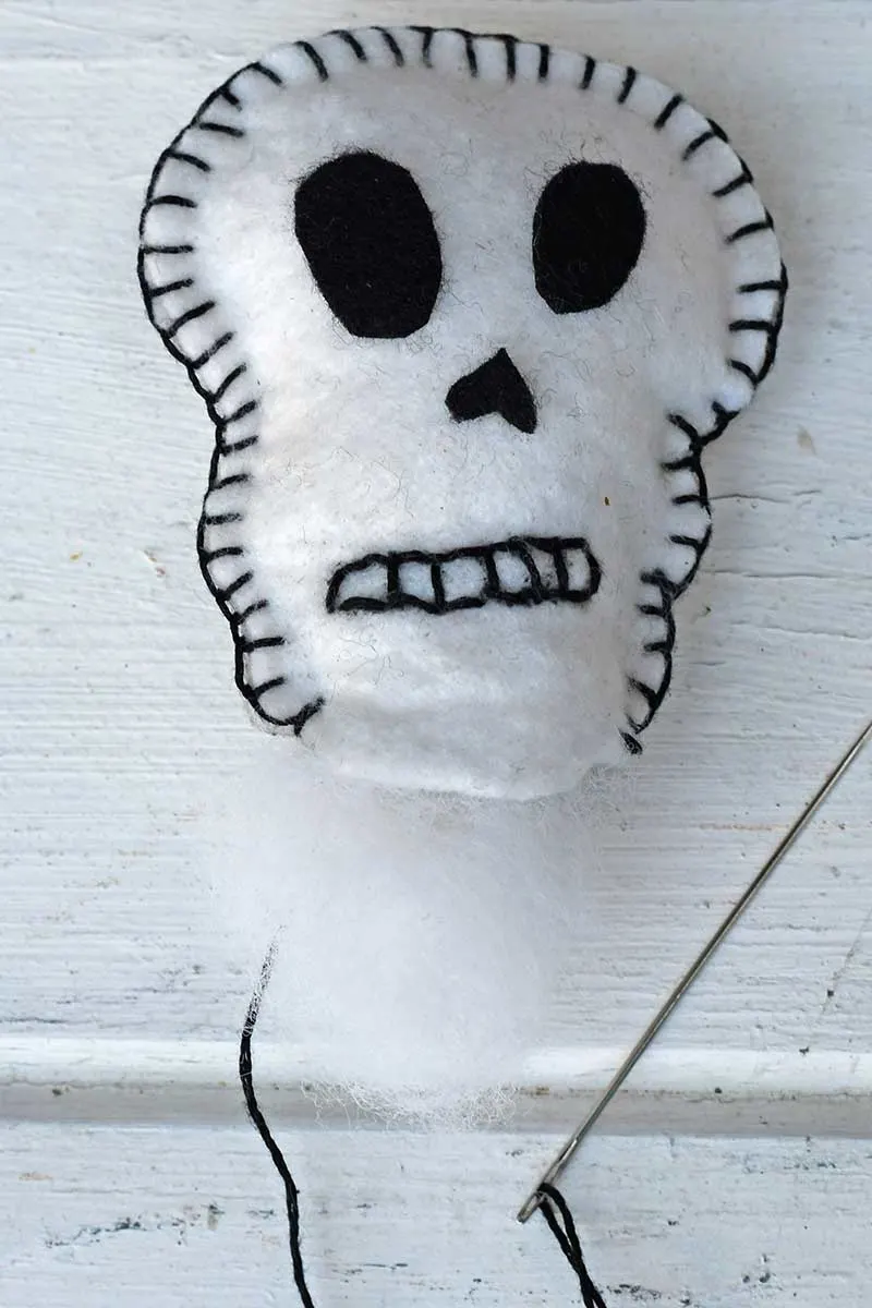 DIY felt skulls