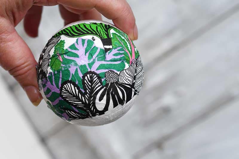 How to decoupage balls