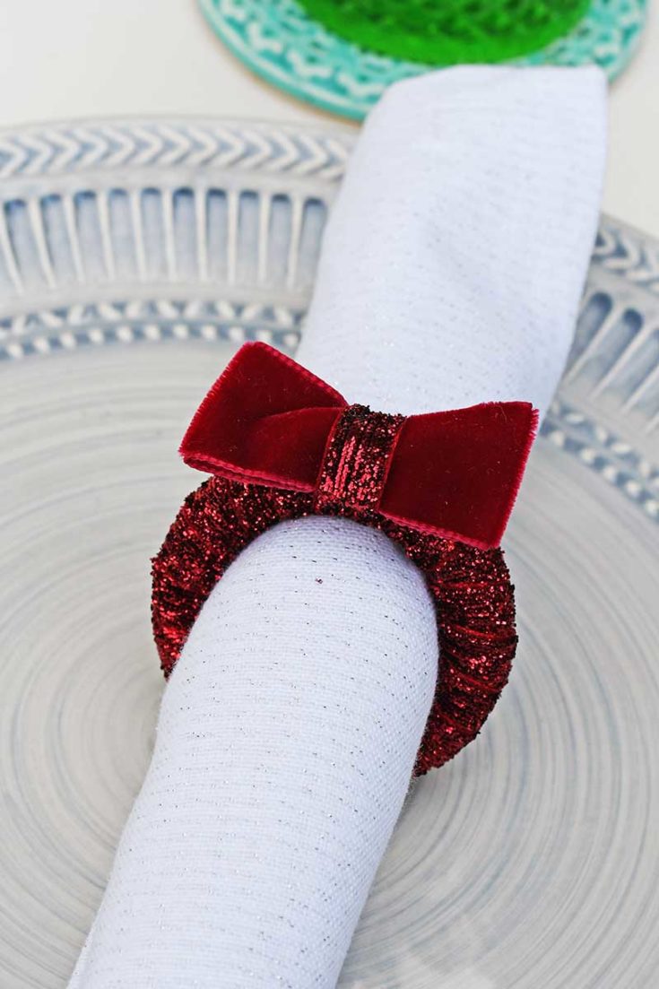 DIY Napkin Rings With Ribbon For The Festive Season Pillar Box Blue