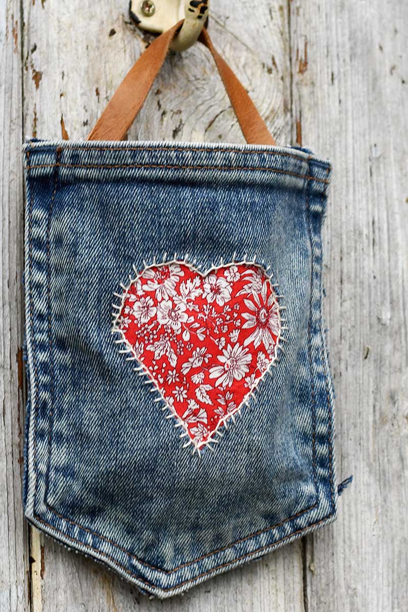 Heart applique jeans pocket