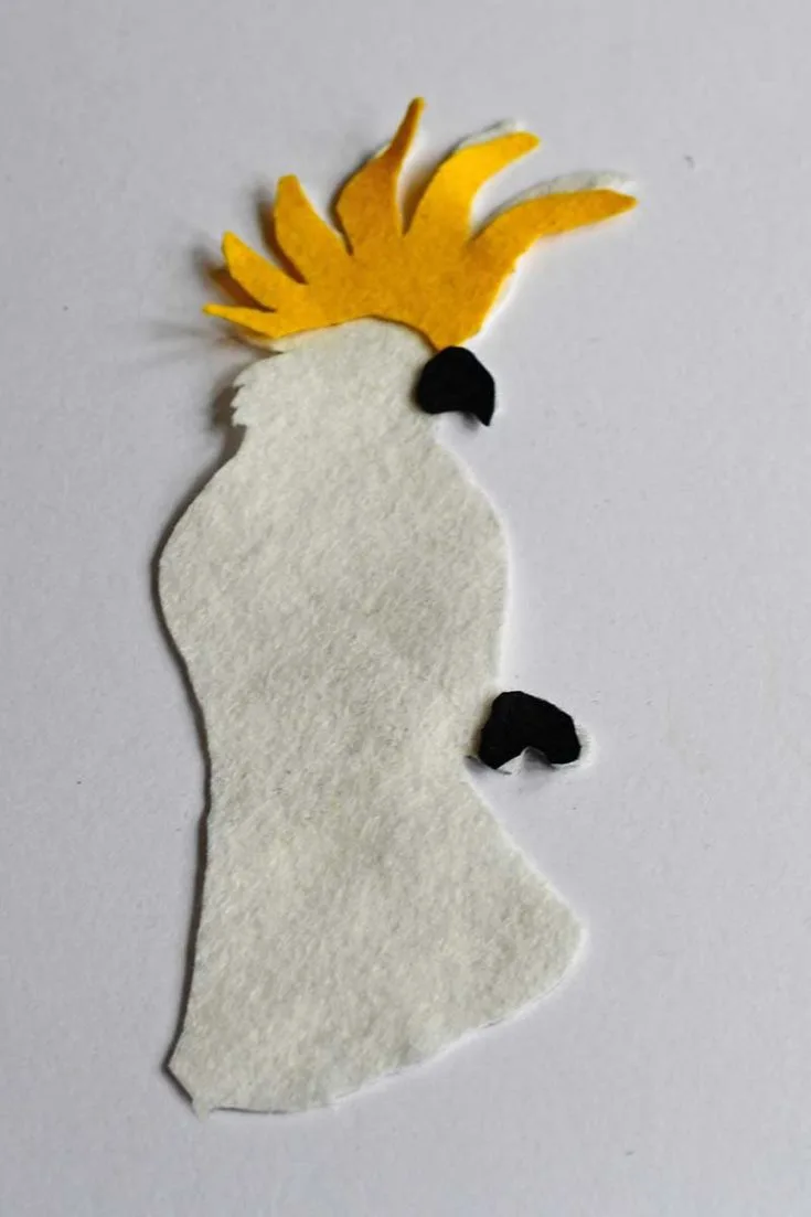 Making a felt cockatoo