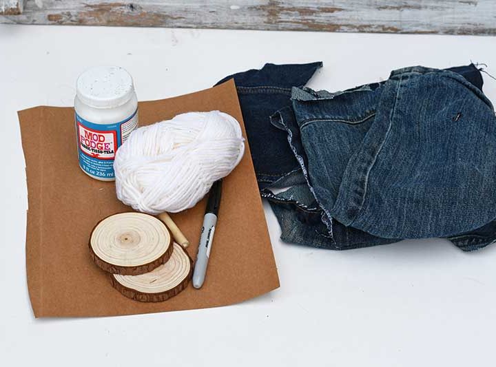 What you need to make denim bunny decoration