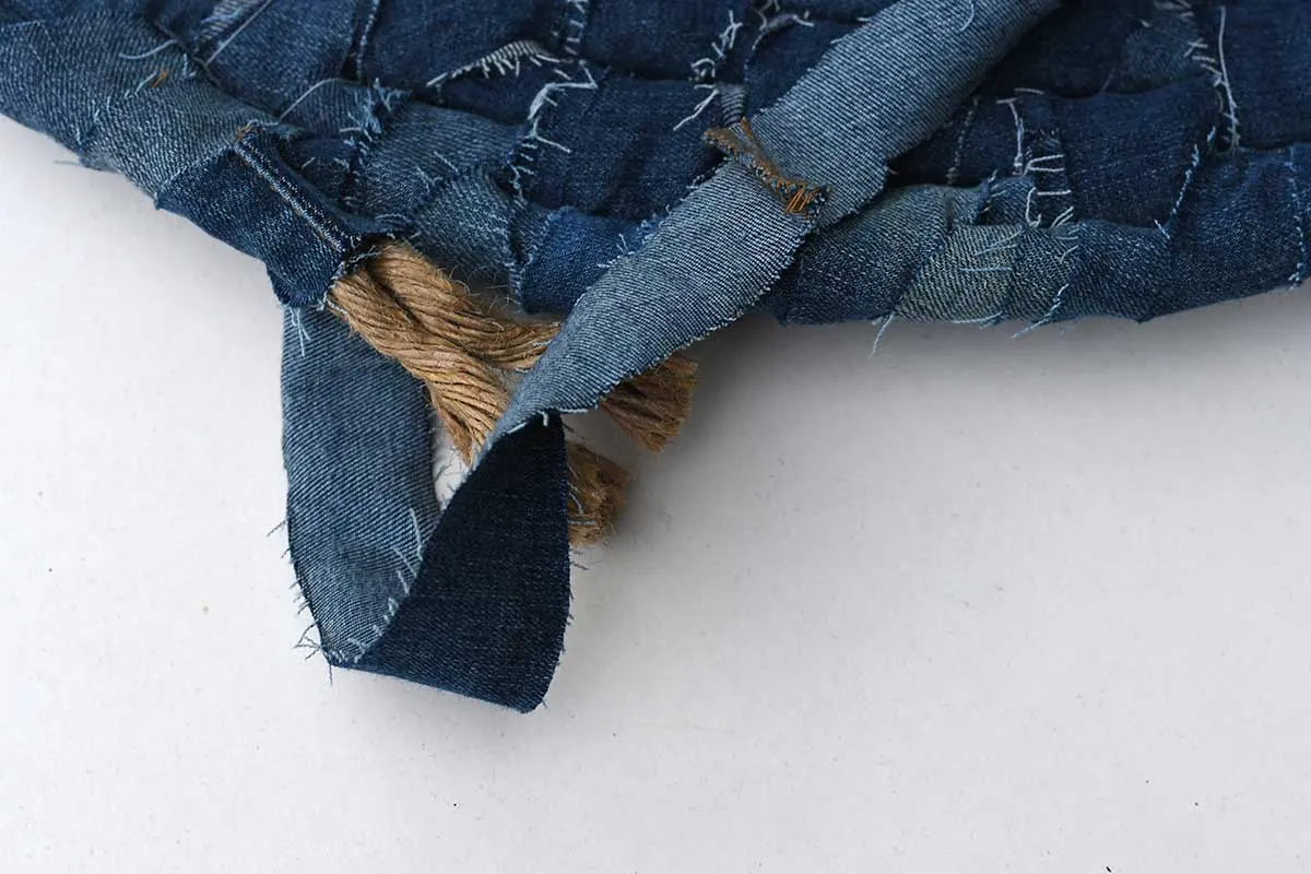 finishing off the denim rag rug