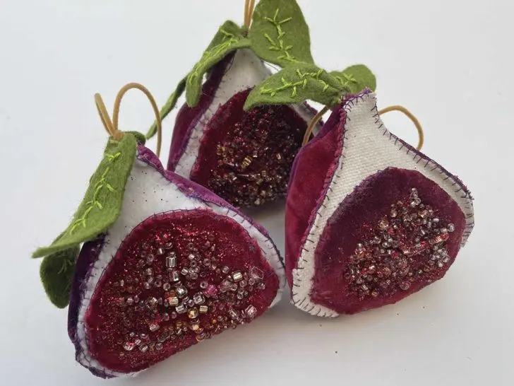 How to make fabric fig ornaments