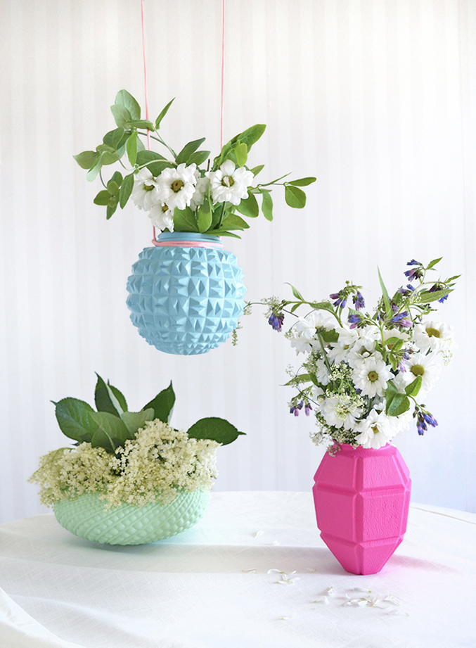 How to Upcycle an Old Glass Into an Awesome LEGO Vase