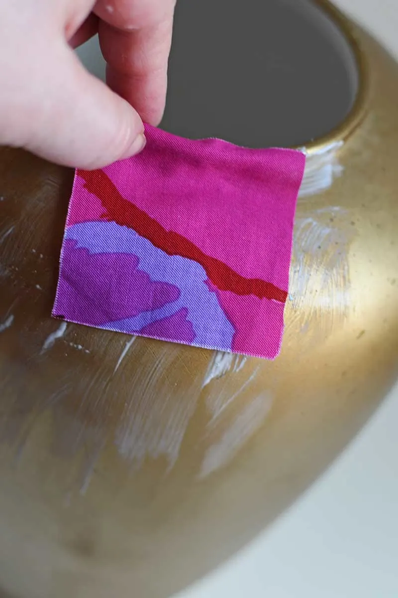 Pasting fabric to vase