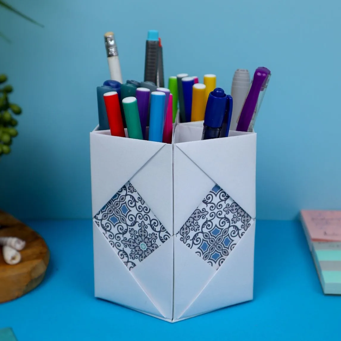 Cardboard crayon organizer. Paper DIY 