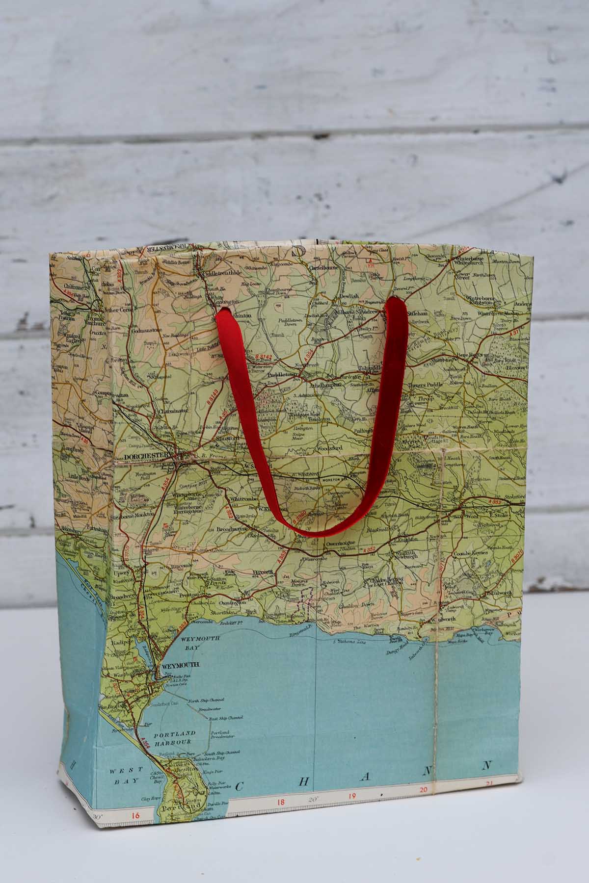 diy road map gift bag