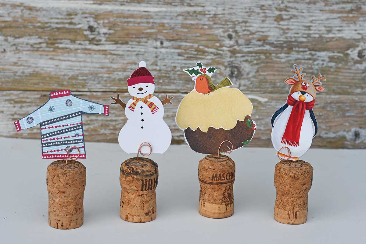 diy Christmas place card holders wine corks