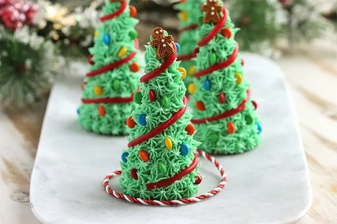 DIY Velvet Christmas tree cone - Craft My World