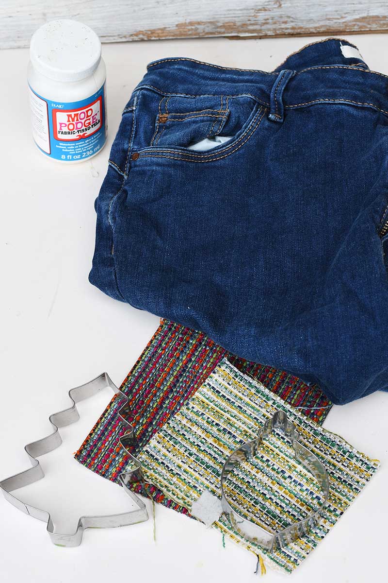 What you need to make decorative denim pot holders