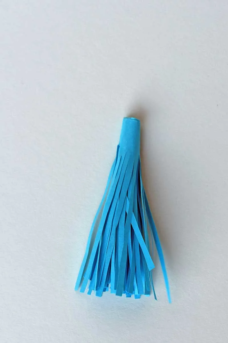 Making paper tassels 