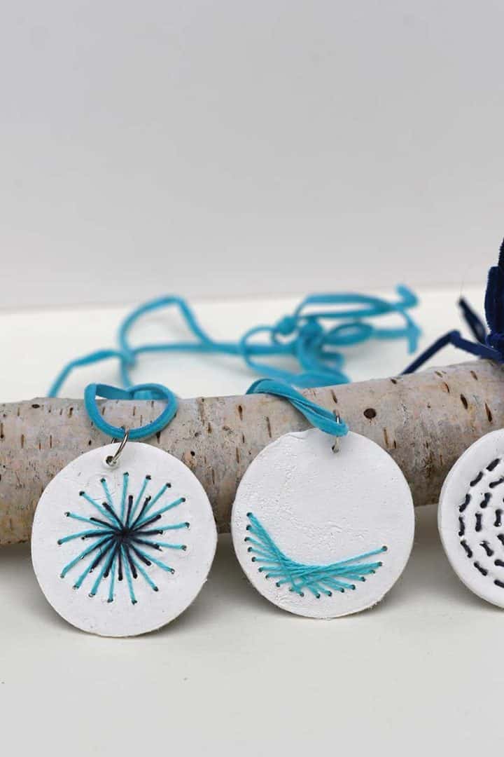 String One Thread Vertical Unique & Chic: Create Your Own Embroidered Clay Pendants - Pillar Box Blue