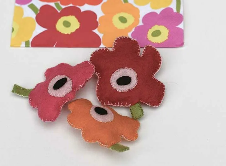 DIY Marimekko Inspired Felt Poppy Brooches