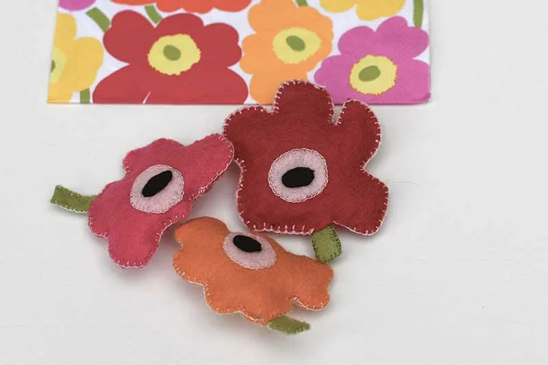 DIY Marimekko Inspired Felt Poppy Brooches
