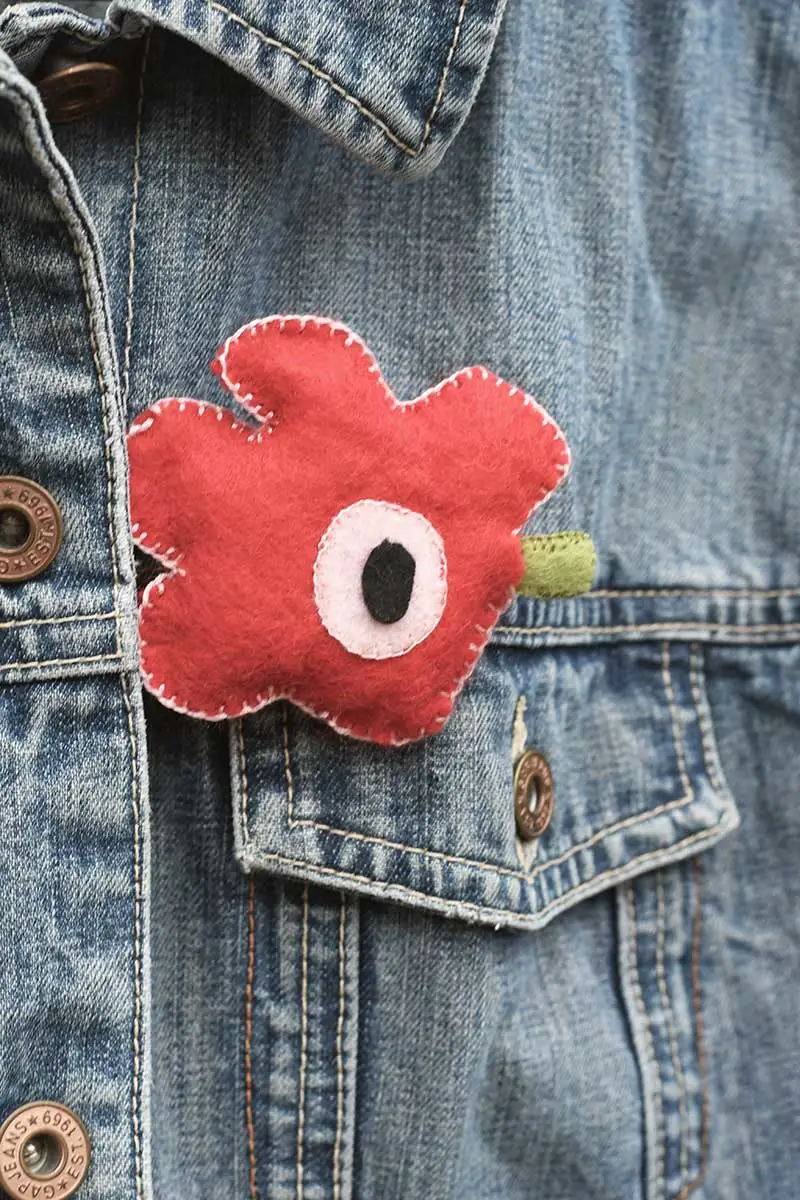 DIY Uniko Poppy felt pin brooches