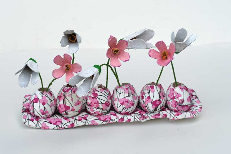 egg box spring centre display