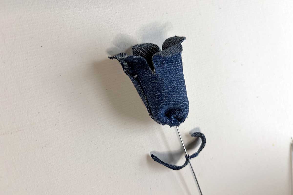adding wire and leaf