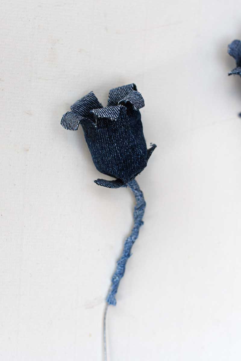 Wrapping the stem in lighter denim